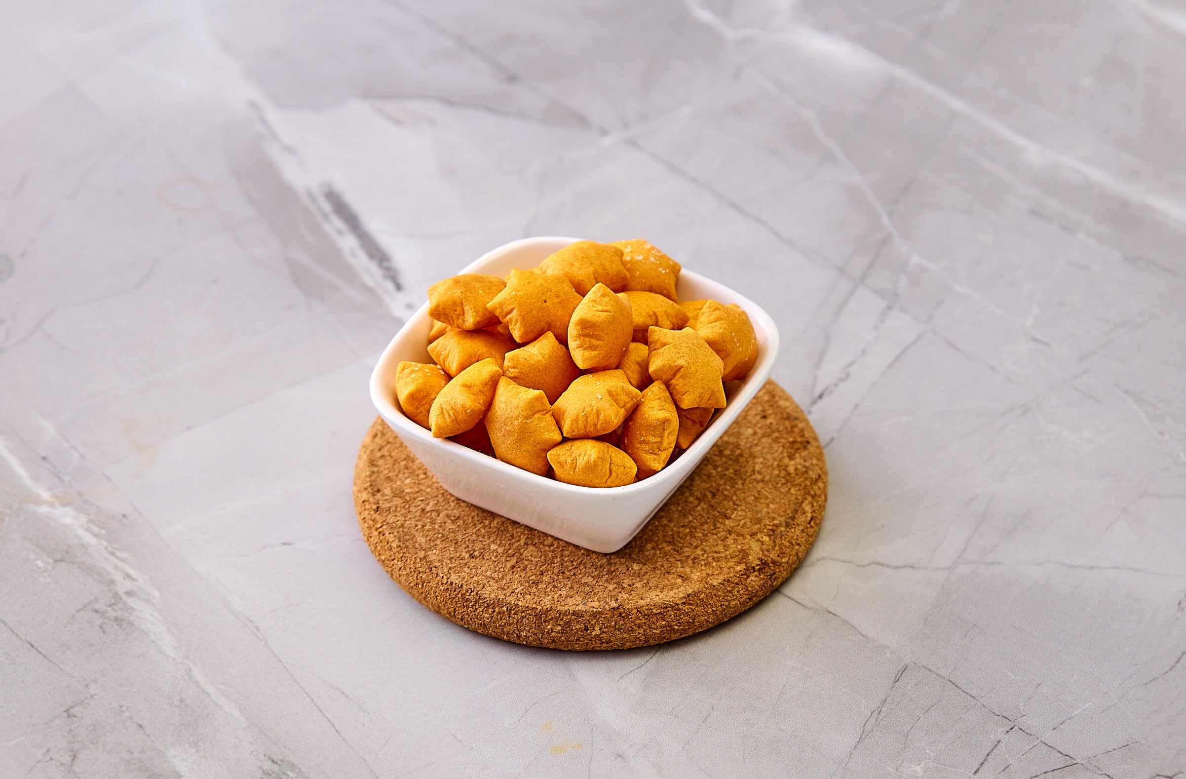 cheddar cheese puffed crackers